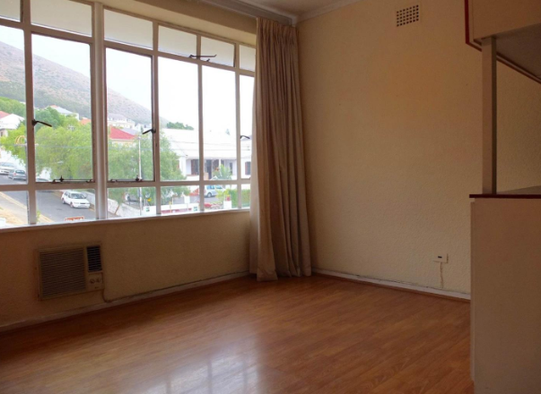 To Let 2 Bedroom Property for Rent in Green Point Western Cape